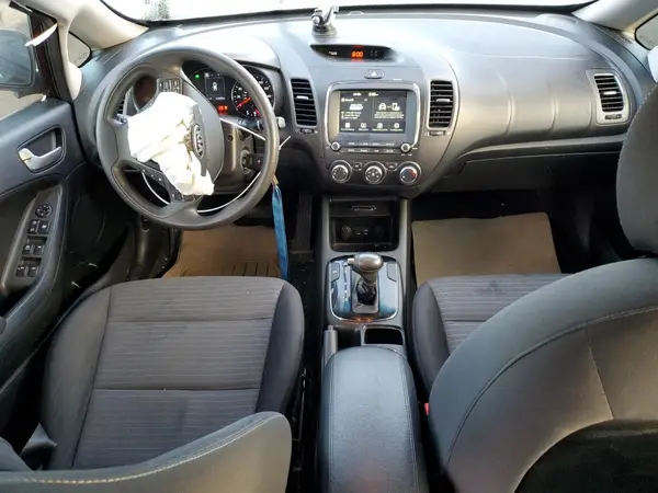 3KPFL4A72JE244021 2018 KIA FORTE - Image 8