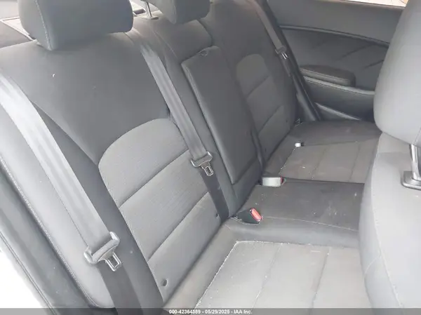 3KPFL4A72JE245203 2018 KIA FORTE - Image 8