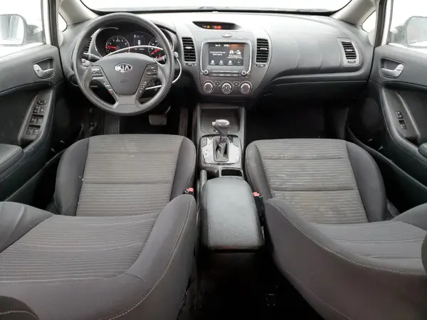 3KPFL4A72JE247078 2018 KIA FORTE - Image 8