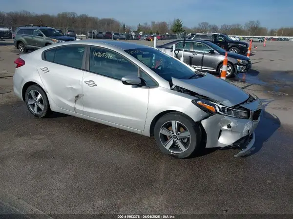 3KPFL4A72JE248196 2018 KIA FORTE - Image 1