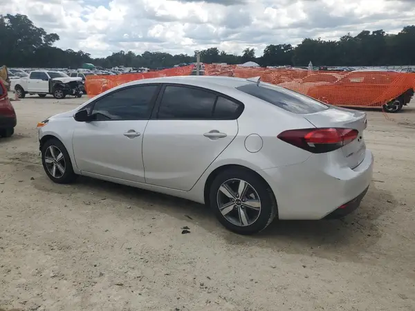 3KPFL4A72JE249865 2018 KIA FORTE - Image 2