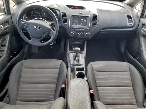 3KPFL4A72JE250188 2018 KIA FORTE - Image 8