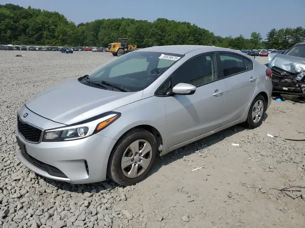 3KPFL4A72JE250501 2018 KIA FORTE - Image 1