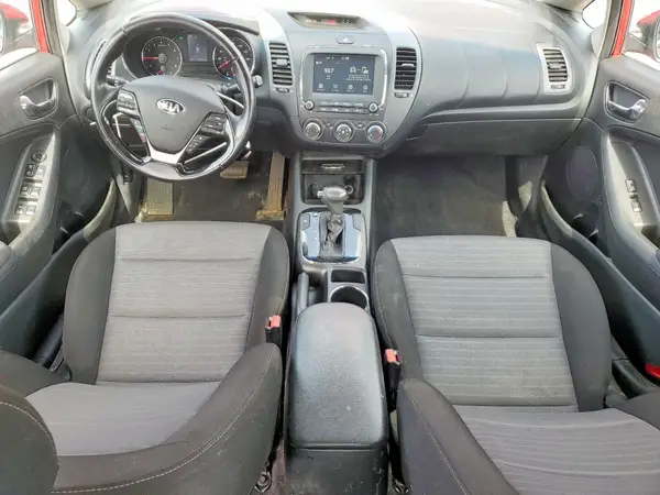 3KPFL4A72JE255326 2018 KIA FORTE - Image 8
