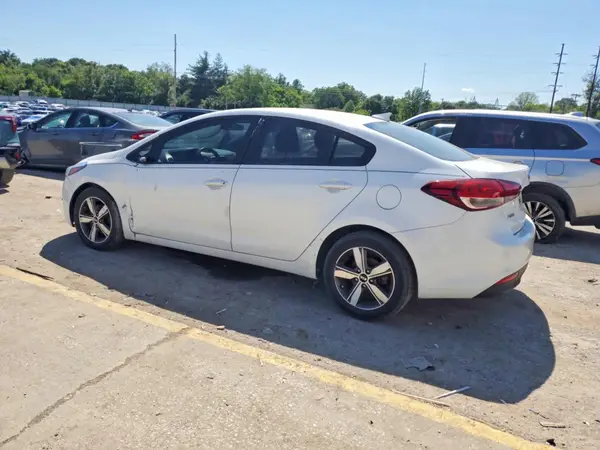 3KPFL4A72JE257139 2018 KIA FORTE - Image 2