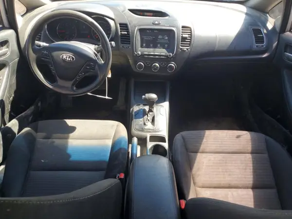 3KPFL4A72JE257139 2018 KIA FORTE - Image 8