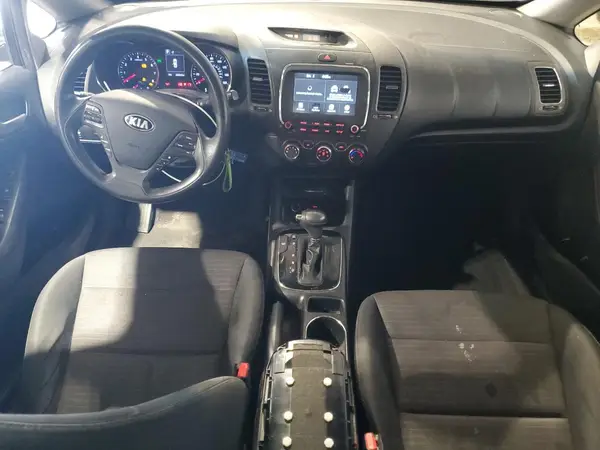 3KPFL4A72JE258615 2018 KIA FORTE - Image 8