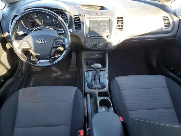 3KPFL4A72JE262972 2018 KIA FORTE - Image 8