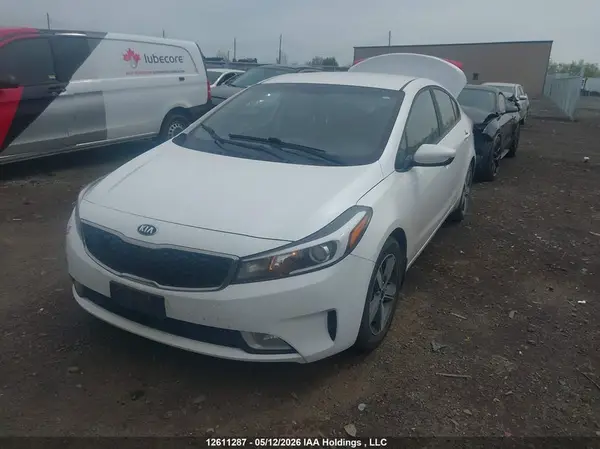 3KPFL4A72JE263300 2018 KIA FORTE - Image 2