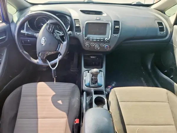 3KPFL4A72JE263412 2018 KIA FORTE - Image 8