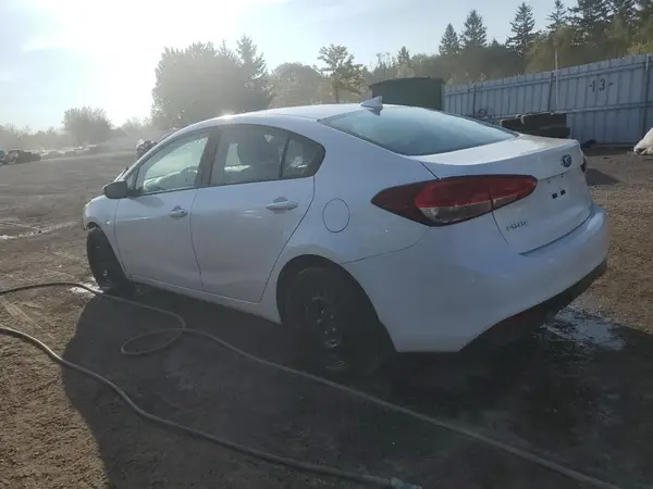 3KPFL4A72JE266763 2018 KIA FORTE - Image 2