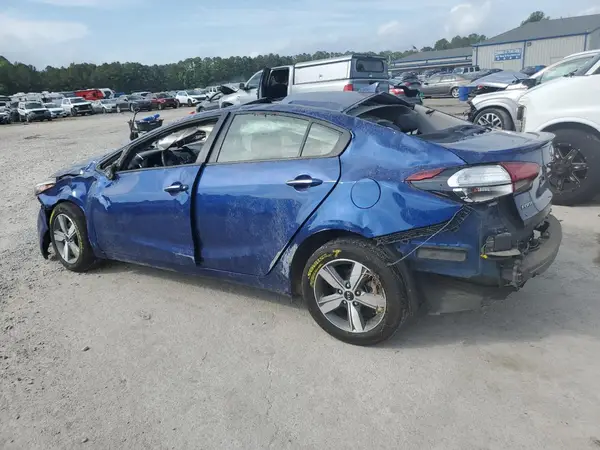 3KPFL4A72JE267623 2018 KIA FORTE - Image 2