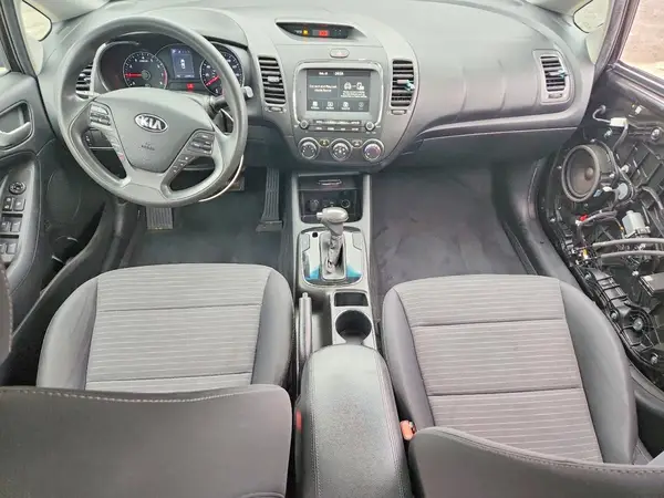 3KPFL4A72JE268657 2018 KIA FORTE - Image 8