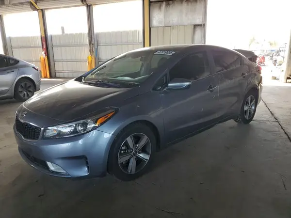 3KPFL4A72JE277696 2018 KIA FORTE - Image 1