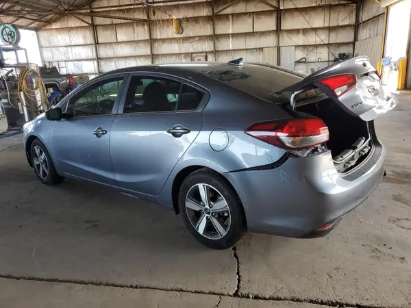 3KPFL4A72JE277696 2018 KIA FORTE - Image 2