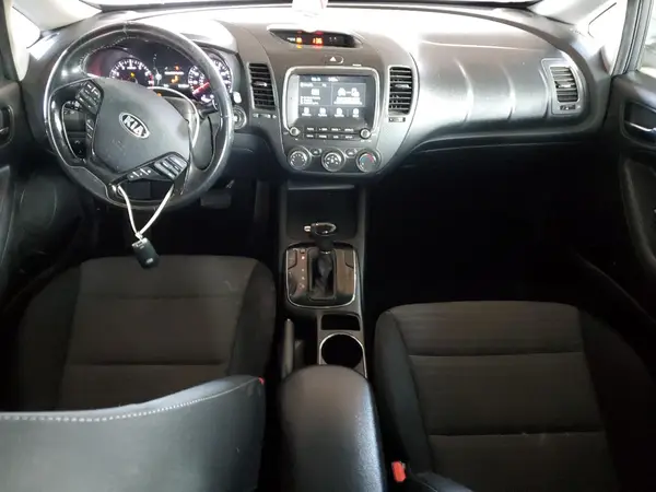 3KPFL4A72JE277696 2018 KIA FORTE - Image 8