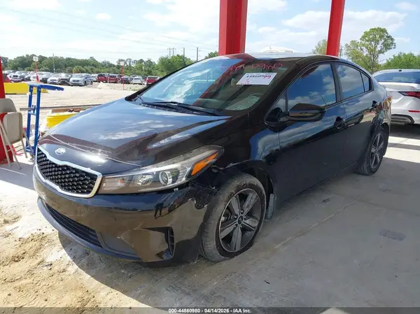 3KPFL4A72JE283823 2018 KIA FORTE - Image 2