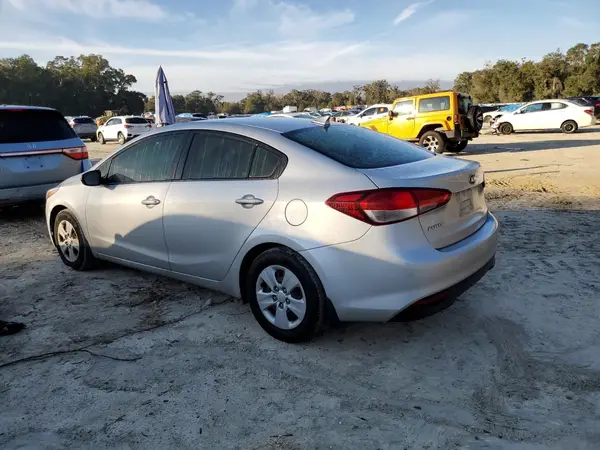 3KPFL4A72JE284230 2018 KIA FORTE - Image 2