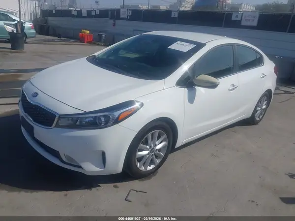 3KPFL4A73HE006477 2017 KIA FORTE - Image 2