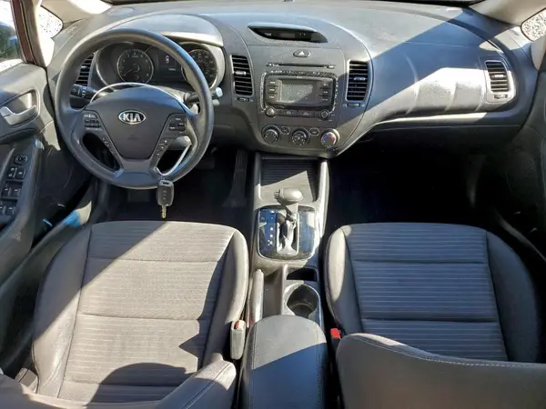 3KPFL4A73HE006611 2017 KIA FORTE - Image 8