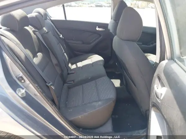 3KPFL4A73HE007001 2017 KIA FORTE - Image 8