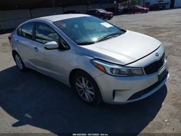3KPFL4A73HE010416 2017 KIA FORTE - Image 1