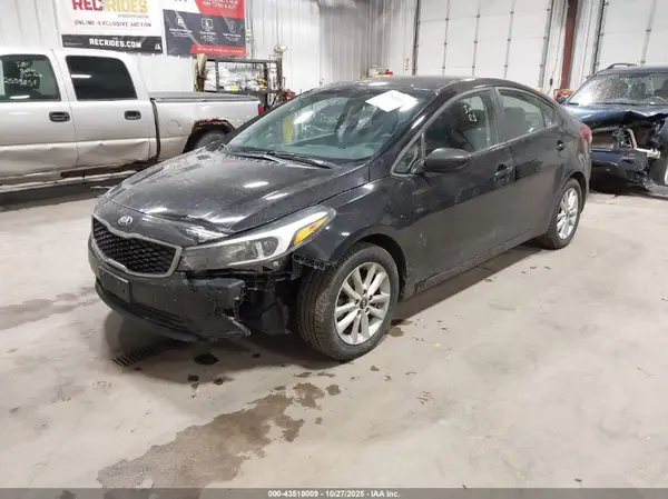 3KPFL4A73HE015146 2017 KIA FORTE - Image 2
