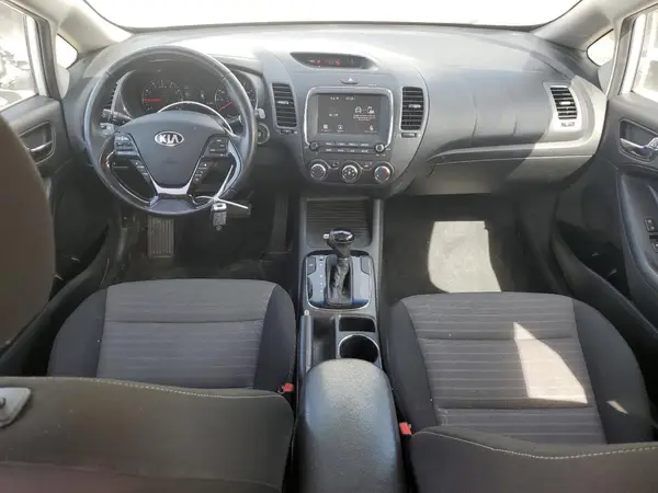 3KPFL4A73HE019262 2017 KIA FORTE - Image 8