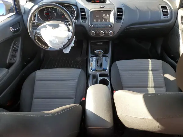 3KPFL4A73HE020508 2017 KIA FORTE - Image 8