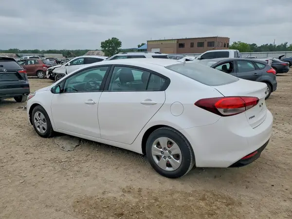 3KPFL4A73HE024591 2017 KIA FORTE - Image 2