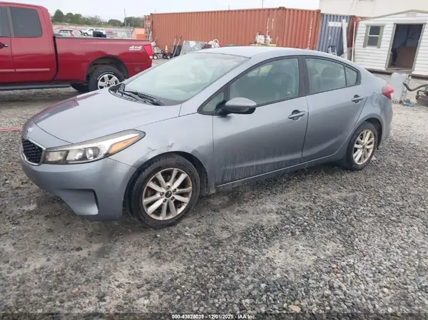 3KPFL4A73HE027152 2017 KIA FORTE - Image 2