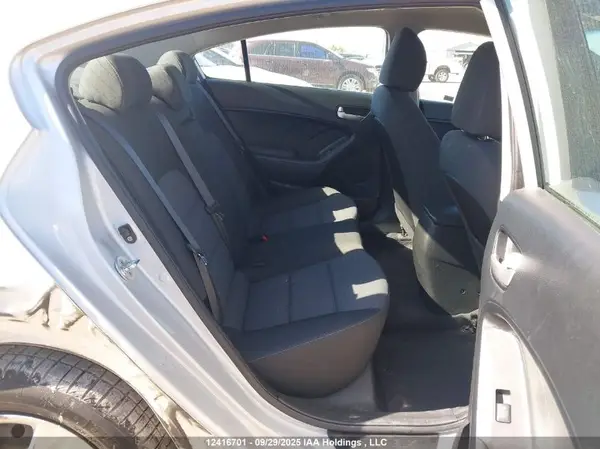3KPFL4A73HE034702 2017 KIA FORTE - Image 8