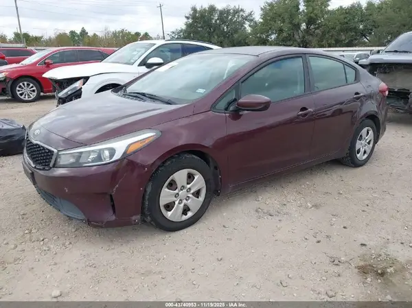 3KPFL4A73HE039818 2017 KIA FORTE - Image 2