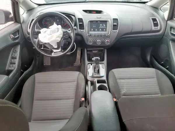 3KPFL4A73HE043836 2017 KIA FORTE - Image 8