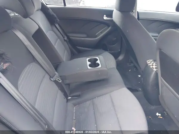 3KPFL4A73HE045389 2017 KIA FORTE - Image 8