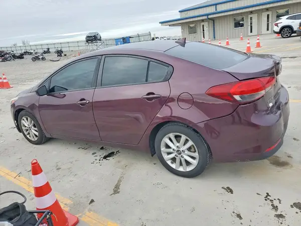 3KPFL4A73HE049006 2017 KIA FORTE - Image 2