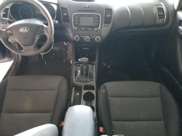 3KPFL4A73HE049216 2017 KIA FORTE - Image 8