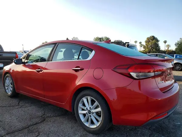 3KPFL4A73HE049586 2017 KIA FORTE - Image 2
