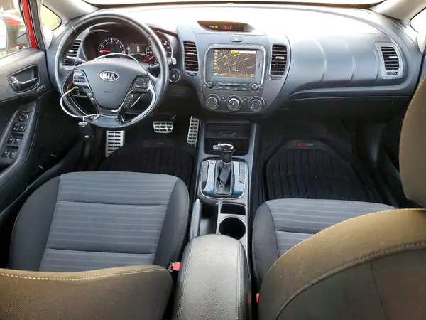 3KPFL4A73HE049586 2017 KIA FORTE - Image 8