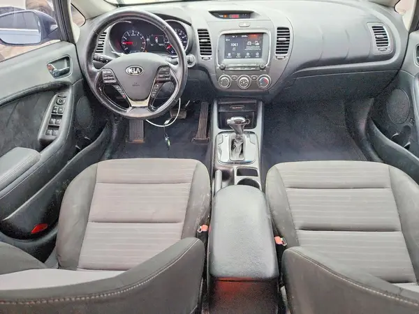 3KPFL4A73HE050379 2017 KIA FORTE - Image 8
