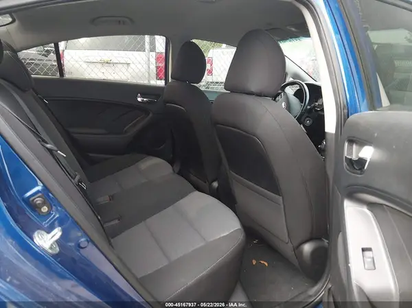 3KPFL4A73HE053704 2017 KIA FORTE - Image 8