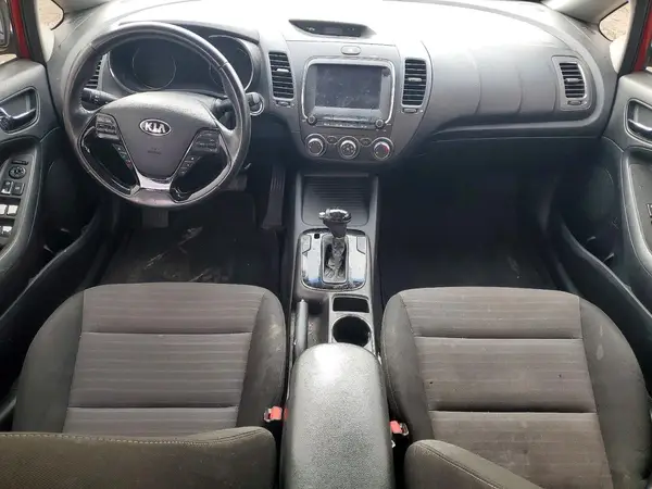 3KPFL4A73HE053833 2017 KIA FORTE - Image 8