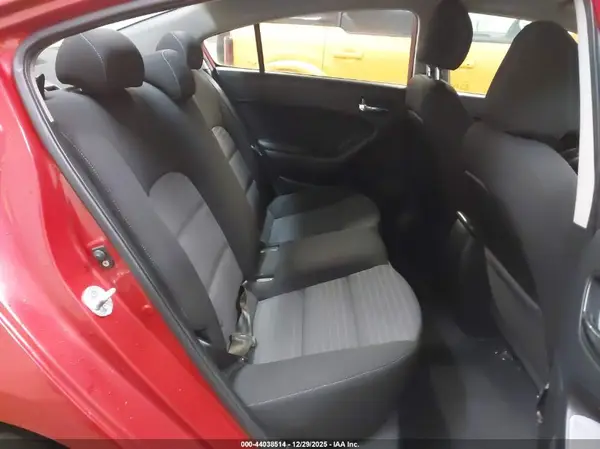 3KPFL4A73HE053847 2017 KIA FORTE - Image 8