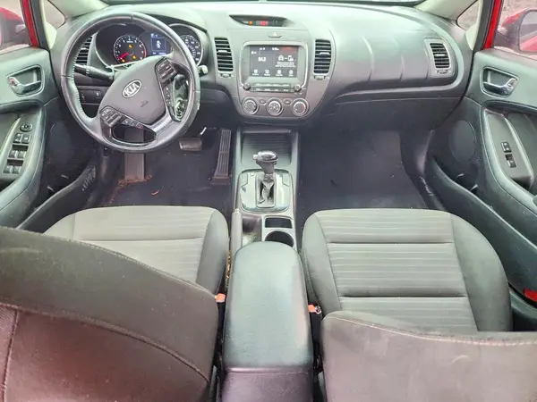 3KPFL4A73HE056957 2017 KIA FORTE - Image 8