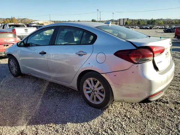 3KPFL4A73HE057526 2017 KIA FORTE - Image 2