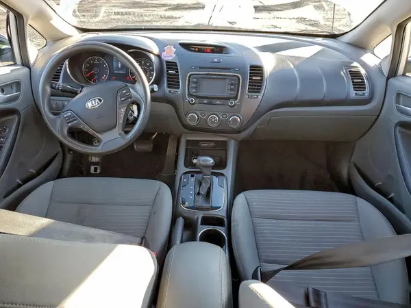 3KPFL4A73HE061771 2017 KIA FORTE - Image 8