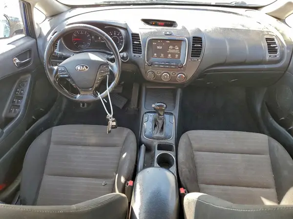 3KPFL4A73HE062533 2017 KIA FORTE - Image 8