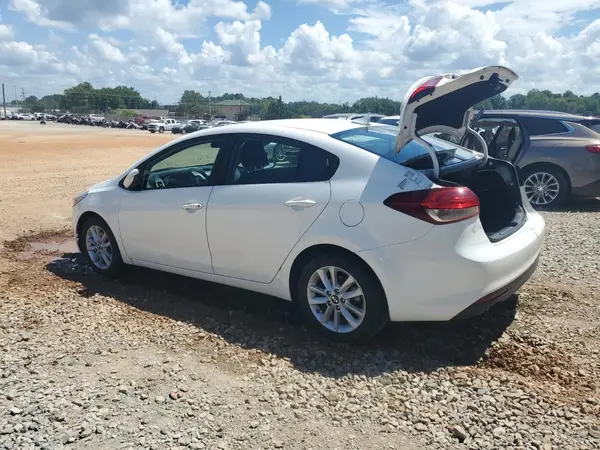 3KPFL4A73HE063858 2017 KIA FORTE - Image 2