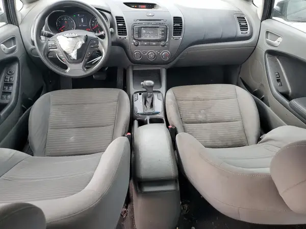 3KPFL4A73HE066355 2017 KIA FORTE - Image 8