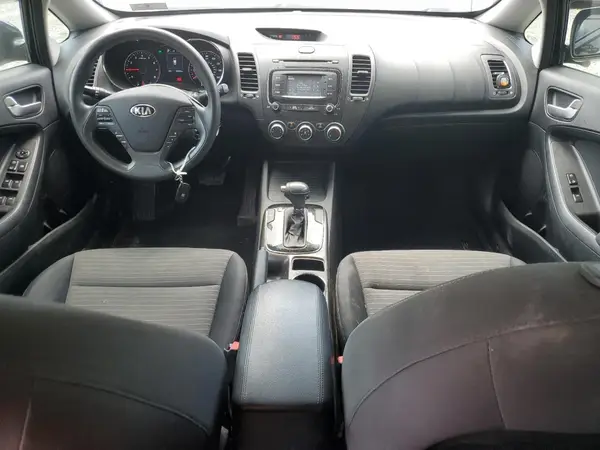 3KPFL4A73HE070745 2017 KIA FORTE - Image 8